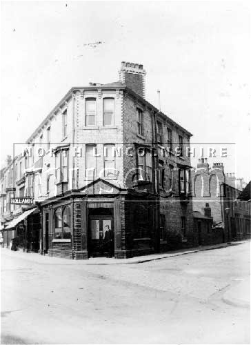 Beckett's Bank, which formerly stood at the corner of High Street and Trafford Street in Scunthorpe, taken before 1915. 	