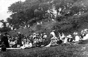 St. John's, Scunthorpe, Church Women's Guild picnic outing ,Burton Hills, Burton-upon-Stather 	