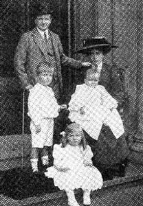 Sir Berkeley Sheffield with his wife Julia and children Robert, George and Diana in the main entrance to Normanby Hall in 1910. 	